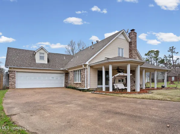 1225 Five Oaks Dr N, Southaven, MS 38671