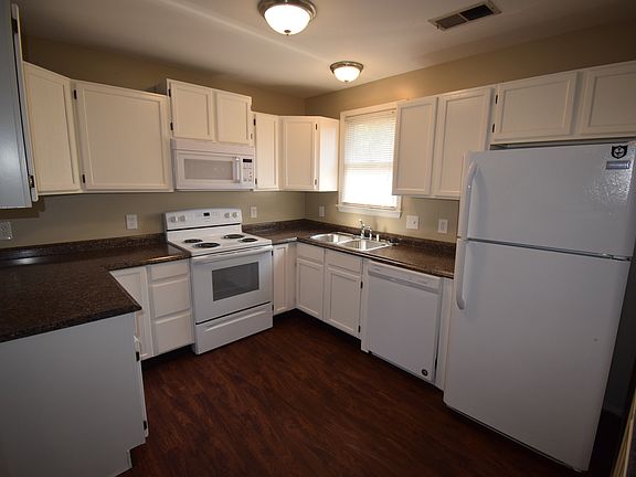 2nd image of 205 Waller Ave #B