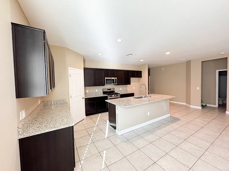 4121 W Crescent Rd — Photo 5