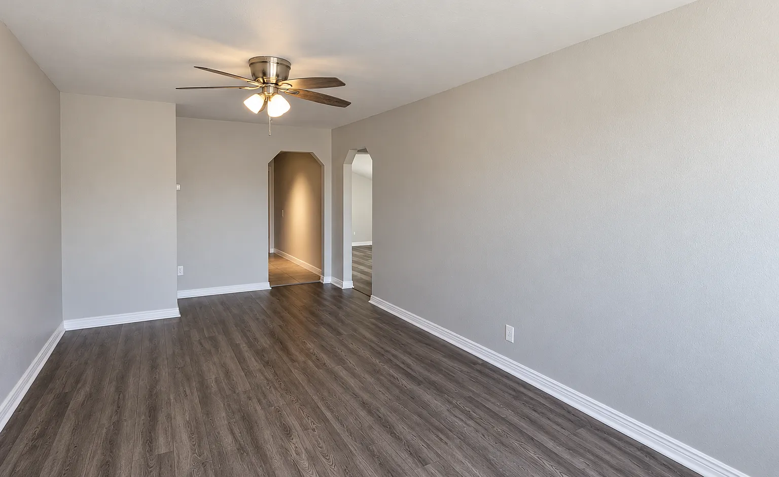 1350 Kingston St — Photo 3