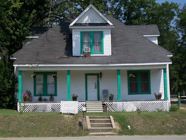 2nd image of 610 San Augustine St