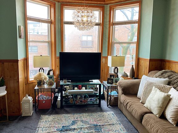 2nd image of 2200 W Belmont Ave #2W