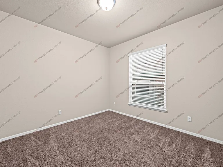 5620 Blackstone Dr — Photo 6
