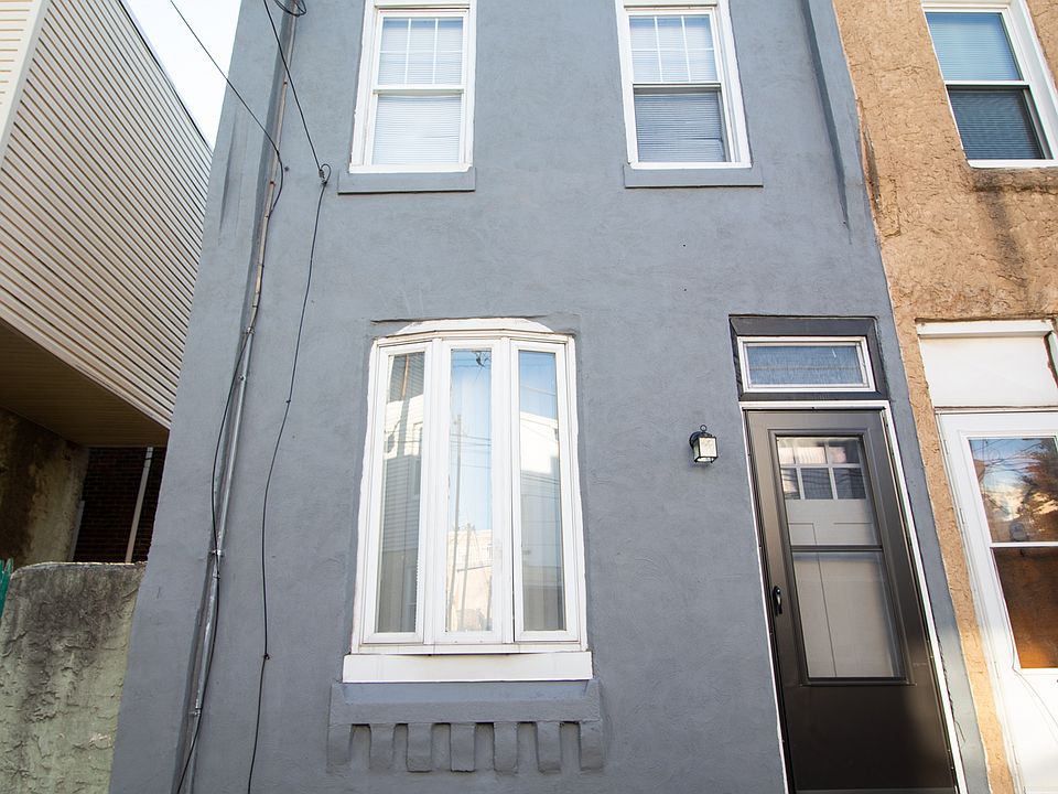 1st image of 2322 E Oakdale St