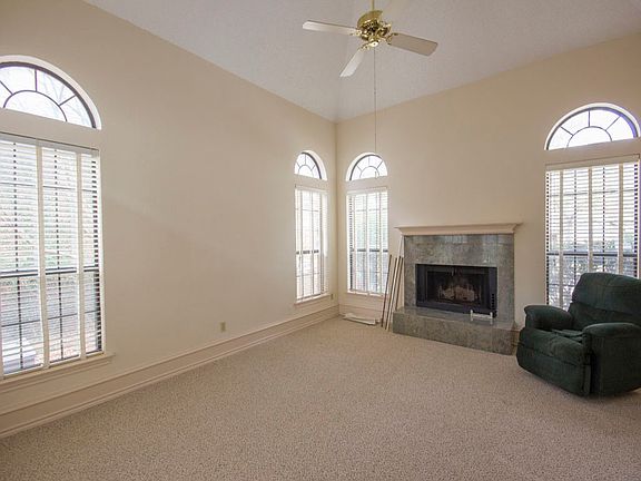 3rd image of 18615 Vista Del Sol