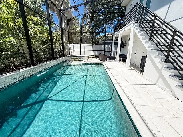 5 bed, 3580 sqft, $17,500 — Photo 4