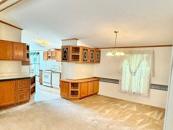 5th image of 459 Meadowlark Cir