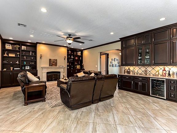 5th image of 2224 Sylvia Blvd