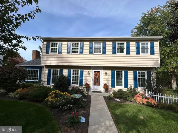 598 Ensminger Dr, York, PA 17407