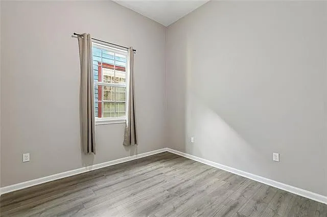 3 bed, 2.0 bath, 1300 sqft, $2,000 — Photo 4