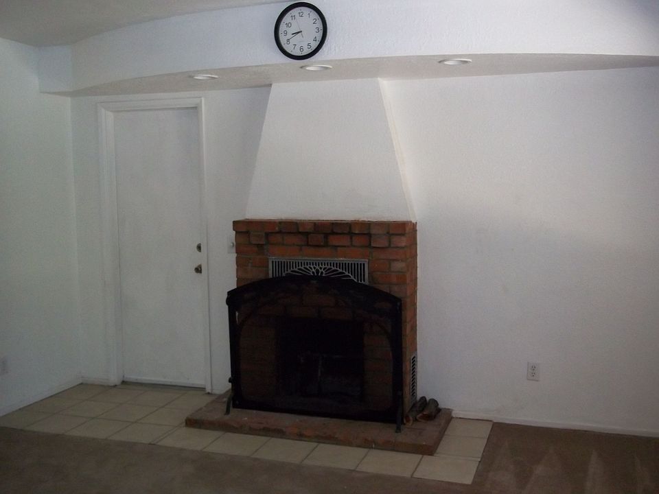 2nd image of 40112 San Francisquito Canyon Rd