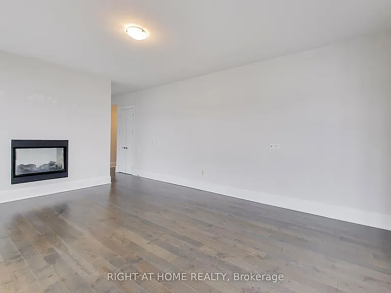 39 Queens Quay E #1126 — Photo 12