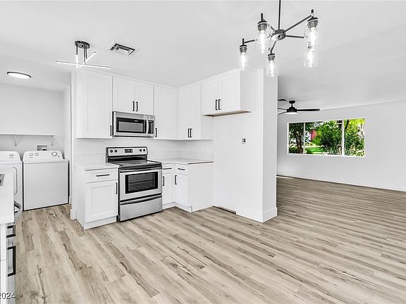 3rd image of 540 Greenbriar Townhouse Way