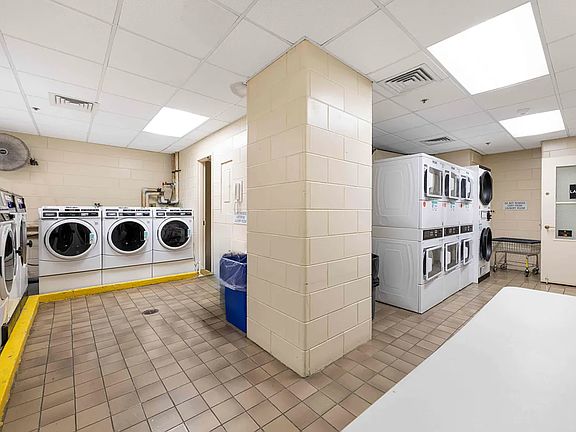 5th image of 245 E 44th St APT 31C