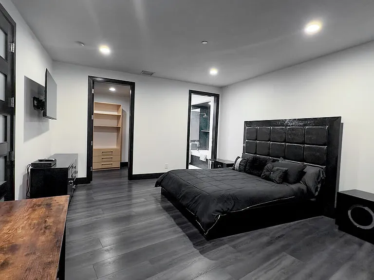 6425 Weidlake Dr — Photo 38