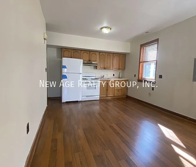 5026 Walnut St #3 — Photo 4