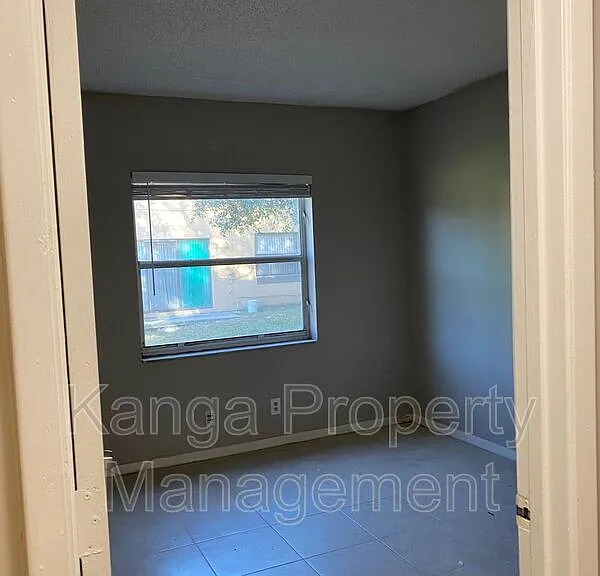 11451 NW 35th St — Photo 8