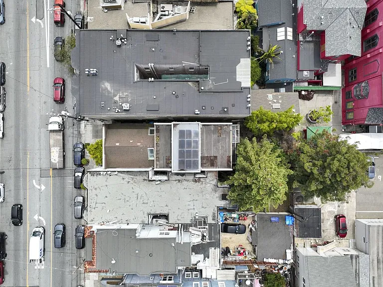 1076 S Van Ness Ave — Photo 62