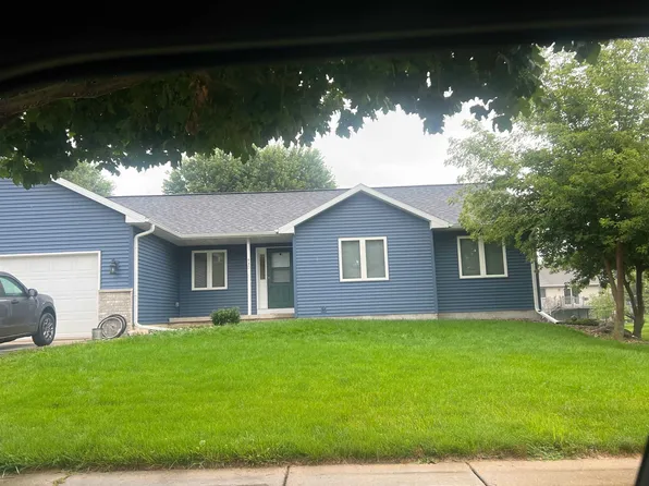 430 Drumlin Hl, Deerfield, WI 53531