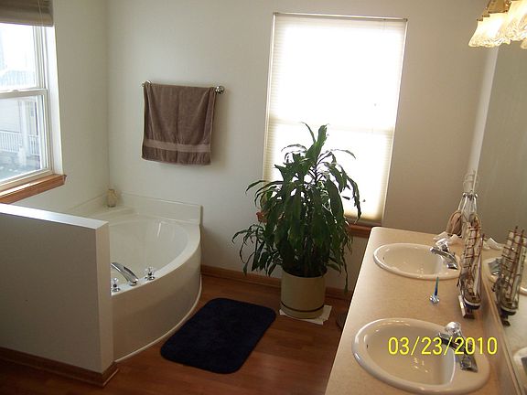 4th image of 1227 W 69th St
