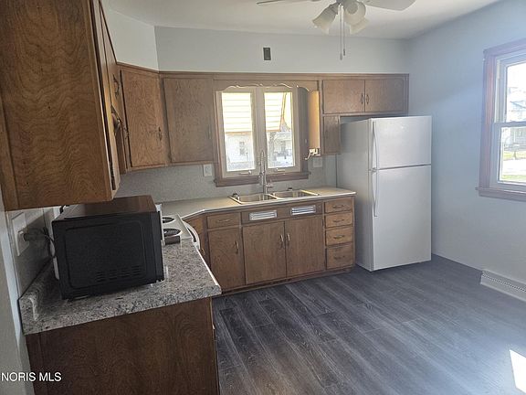 4th image of 404 S Fayette St