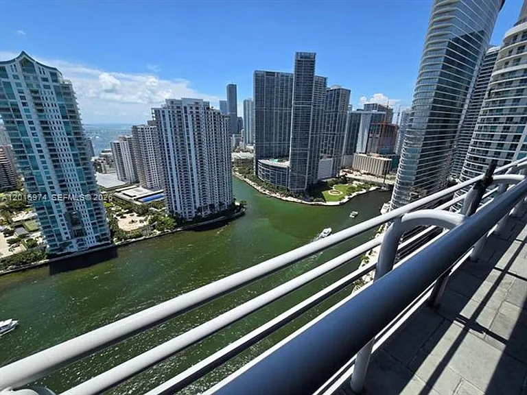 325 Biscayne Blvd #3719 — Photo 29