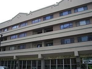 1st image of 2528 N Lincoln Ave APT 411
