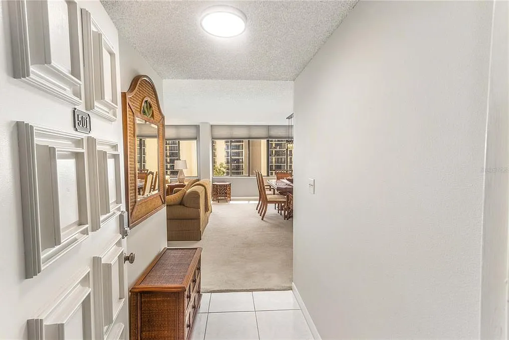 1 bed, 1.5 bath, 1235 sqft, $2,400 — Photo 2