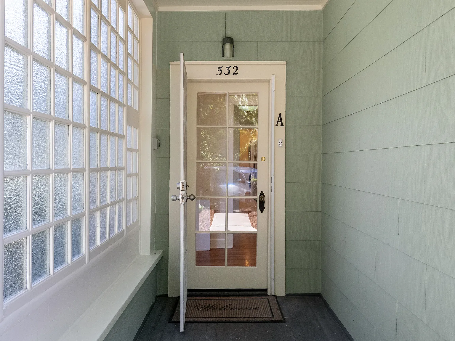 532 Brinkerhoff Ave — Photo 2