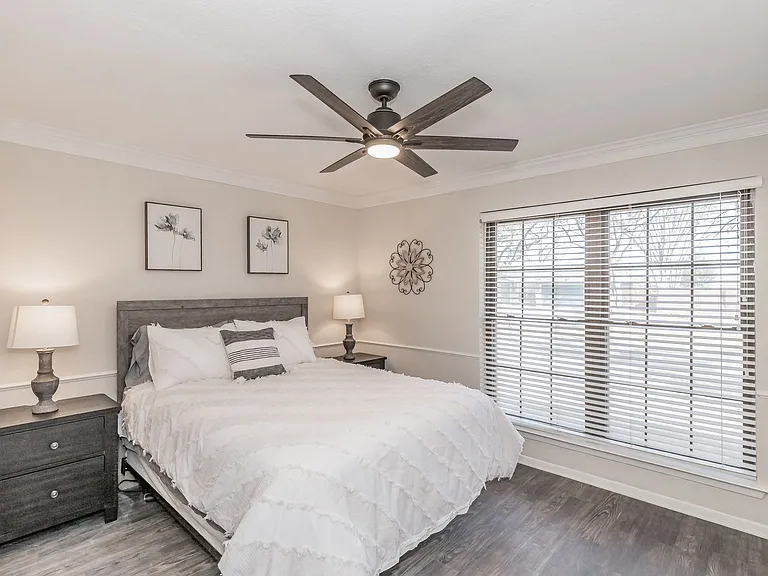 340 Gloria St — Photo 25