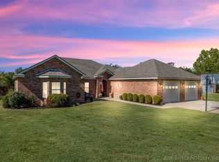 13125 S Arrow Rd, Miami, OK 74354