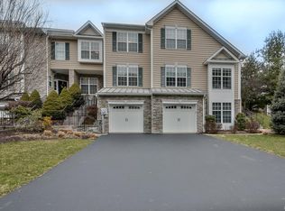 831 Huntington Dr, Fishkill, NY 12524