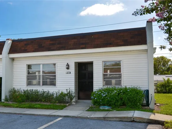 9032 Mission Oaks Blvd, Seminole, FL 33776