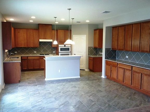 4th image of 1408 Bovina Dr