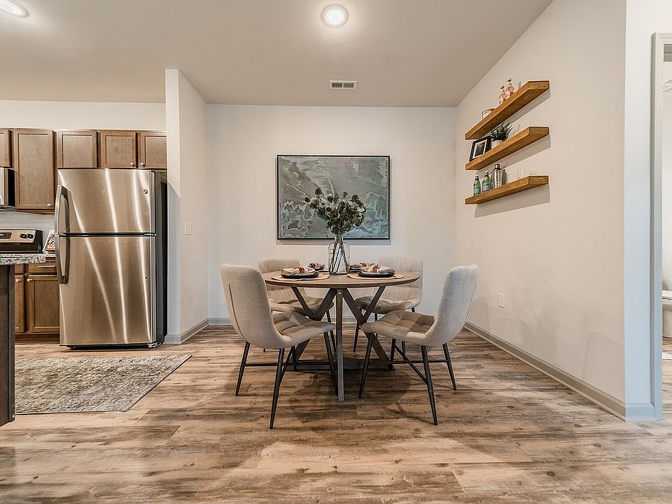 HighlandRidge_2021_DiningRoom_01