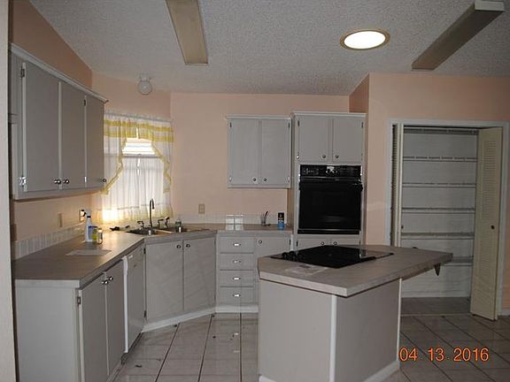 5th image of 937 Chula Ct