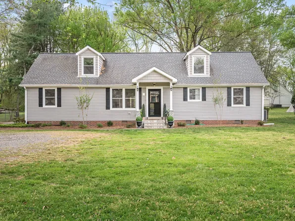 112 Fox Ridge Dr, Murfreesboro, TN 37128