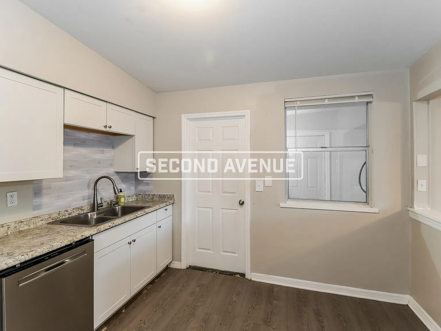 3 bed, 1.5 bath, 1194 sqft, $1,749 — Photo 4