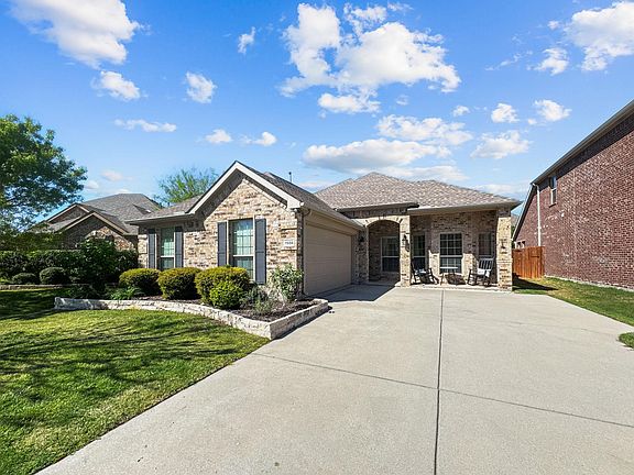 2nd image of 1504 Pillar Bluff Way