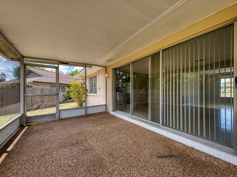 1901 Dolphin Dr — Photo 22
