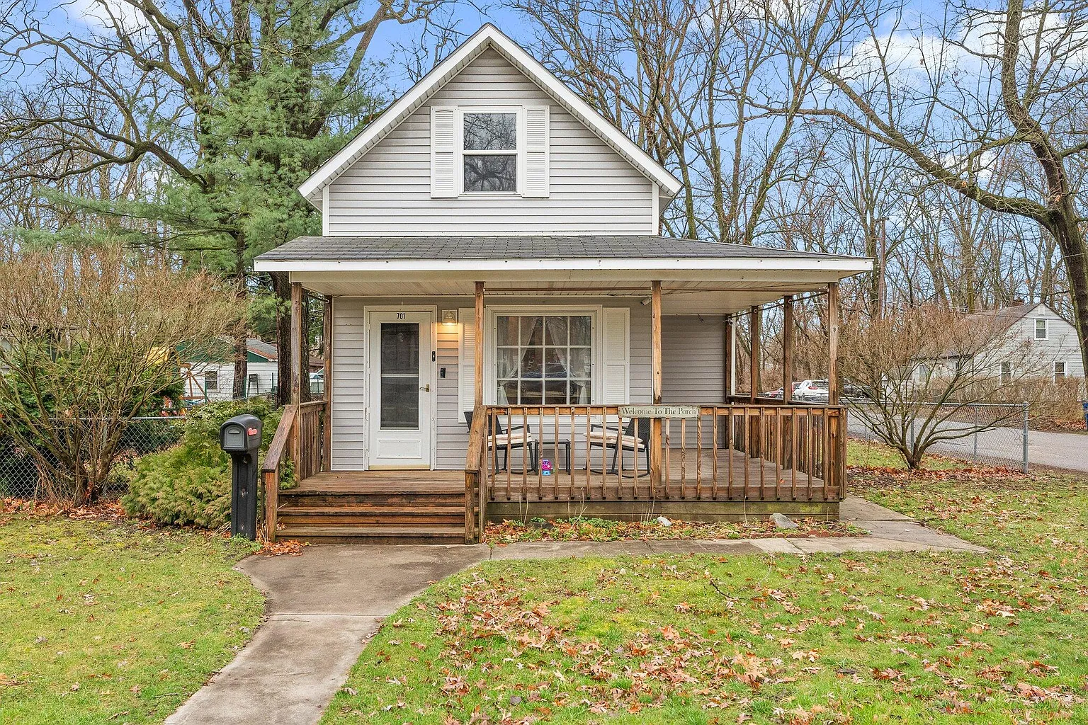 701 Dewey St photo 1
