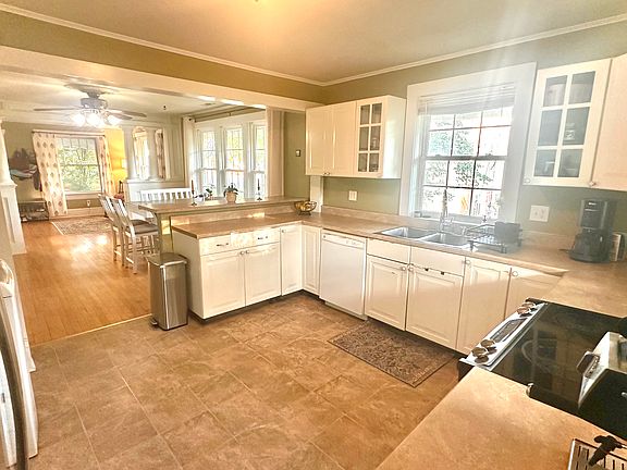 5th image of 409 N Massanutten St #A