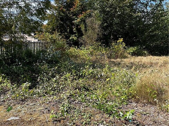 3rd image of 1726 Duvall Avenue NE