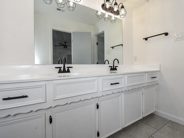 15814 Winding Moss Dr — Photo 28