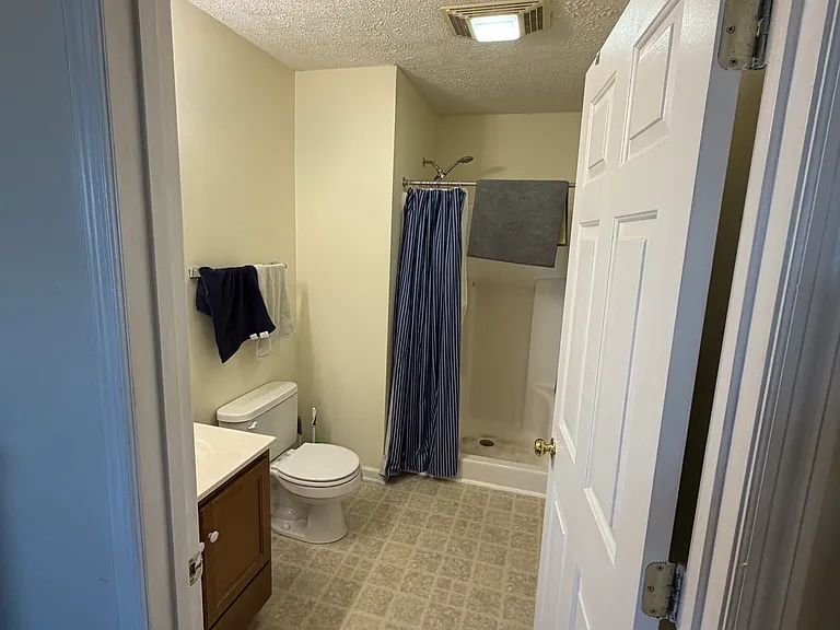 800 Meadowview Dr #15 — Photo 10