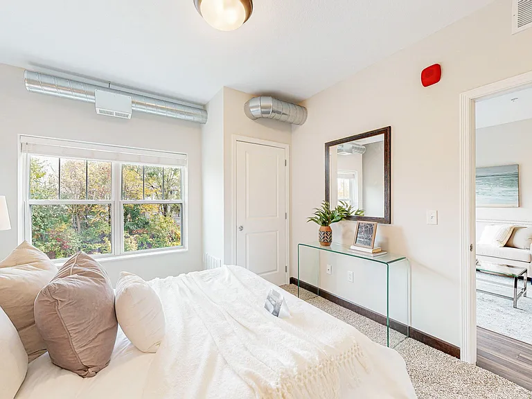 Victoria Flats — Photo 12