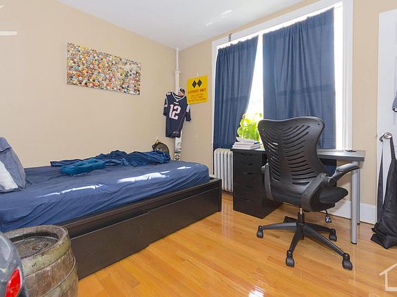 2nd image of 71 Egmont St #6TT