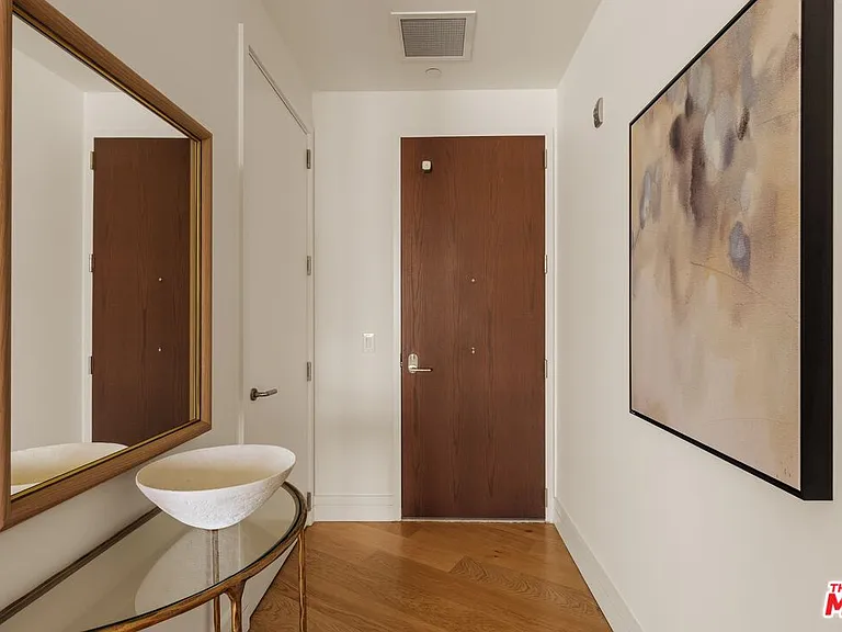 211 Elm Ct #13E — Photo 2