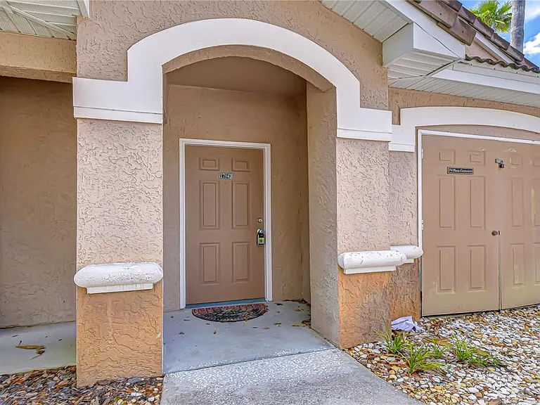 17942 Villa Creek Dr #17942 — Photo 8