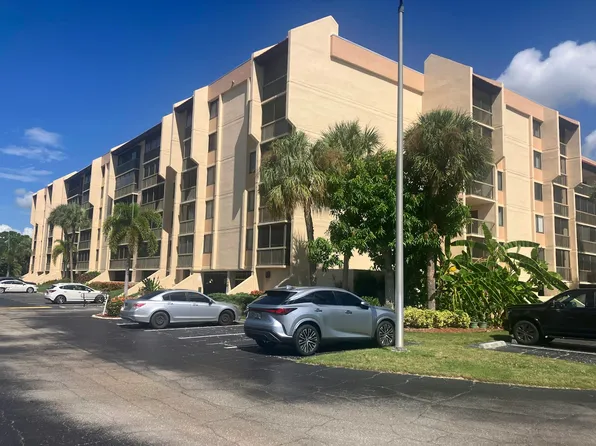 3006 Caring Way APT 211, Port Charlotte, FL 33952